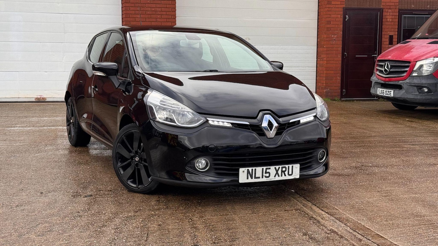 Used Renault Clio 2015 for sale - 77612506: Photo 4