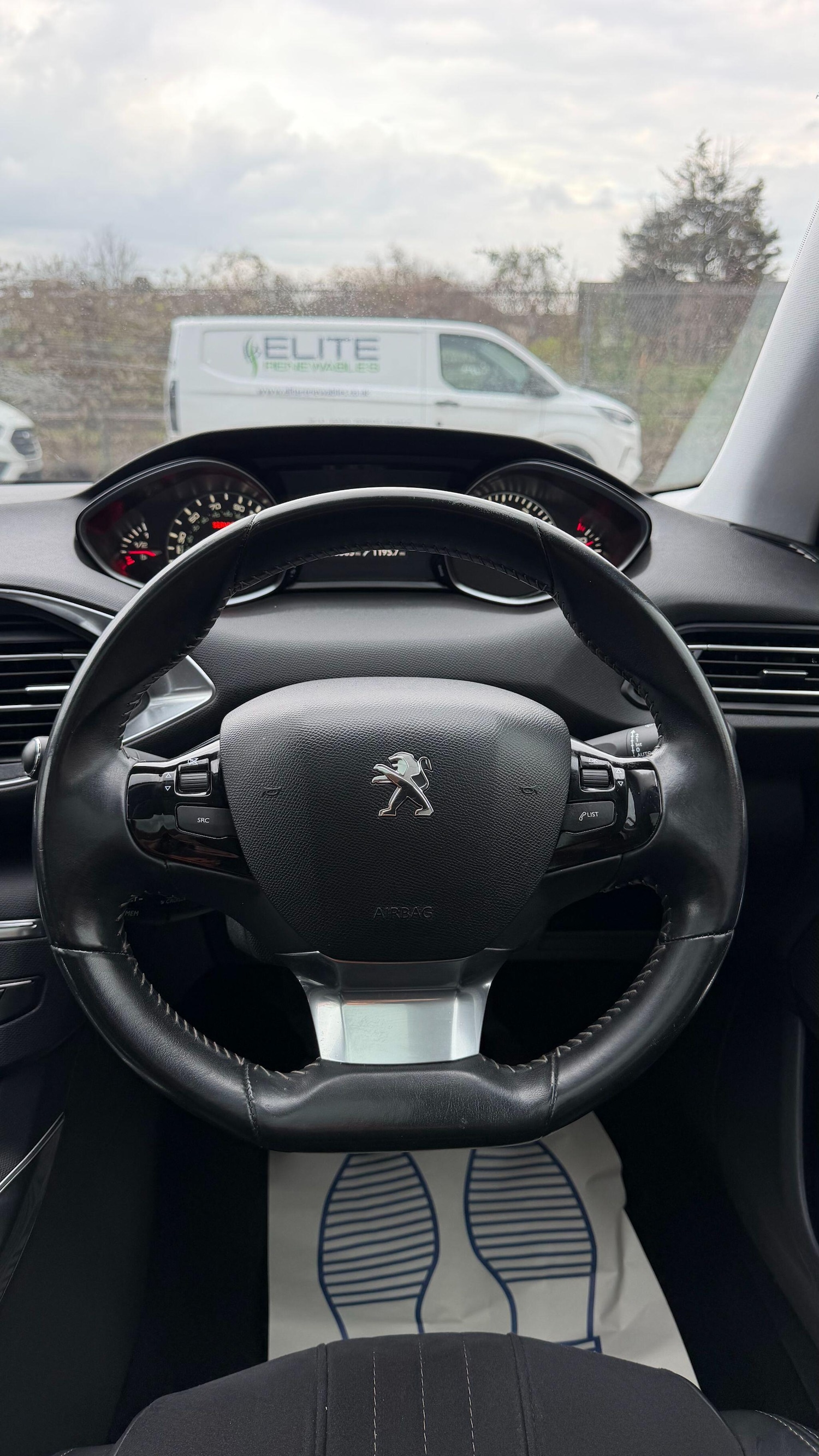 Used Peugeot 308 2014 for sale - 78087131: Photo 17