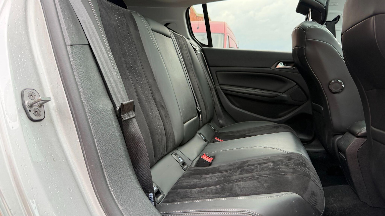 Used Peugeot 308 2014 for sale - 78087131: Photo 29