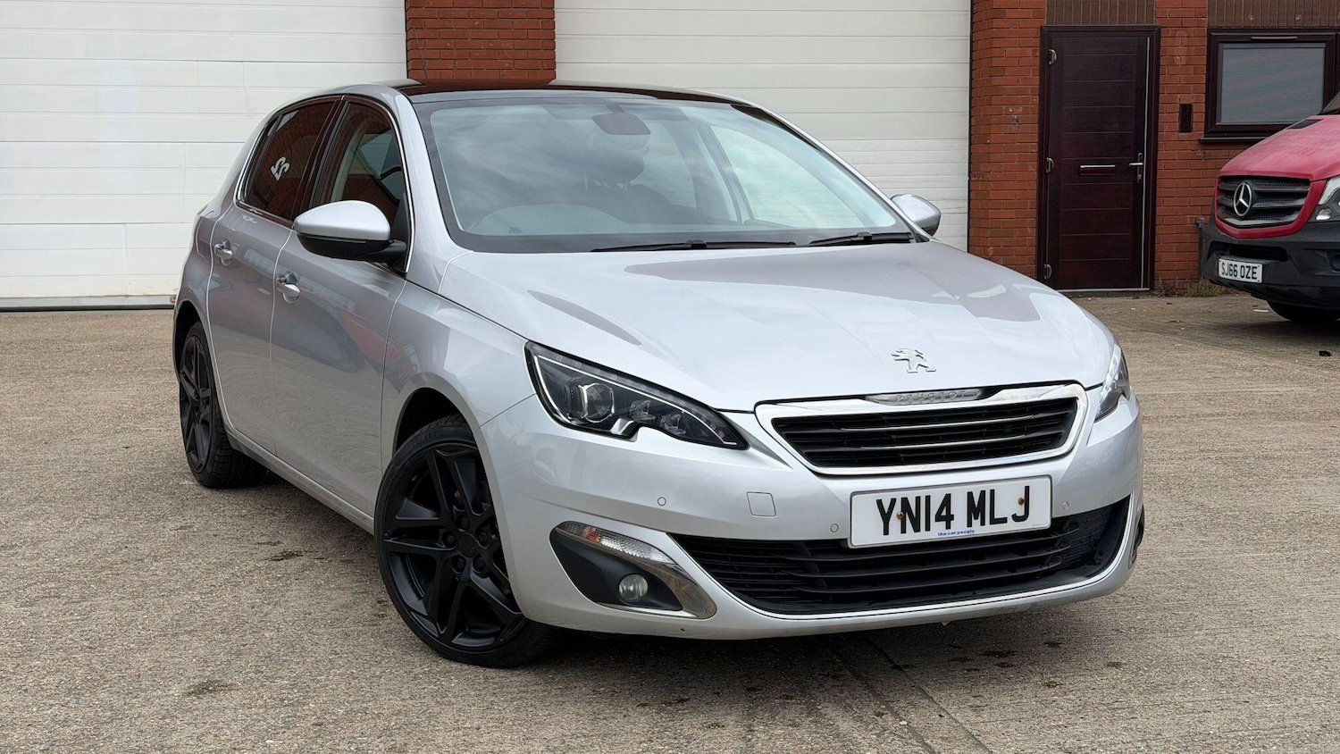 Used Peugeot 308 2014 for sale - 78087131: Photo 4