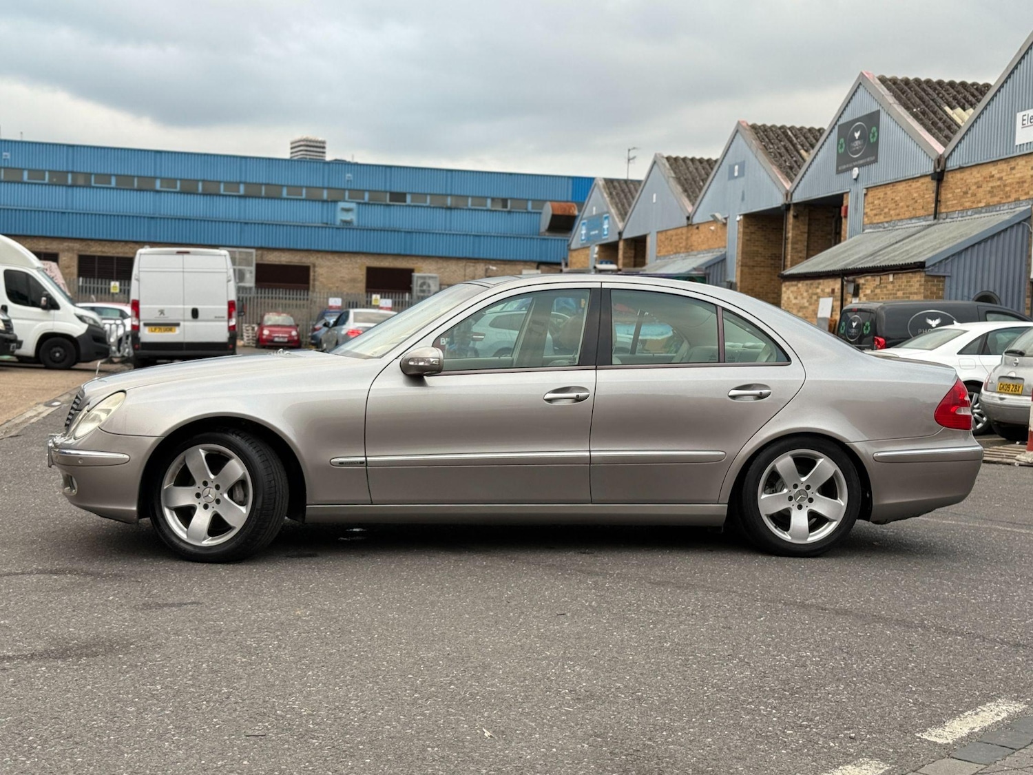 Used Mercedes-Benz E Class 2002 for sale - 77091420: Photo 13