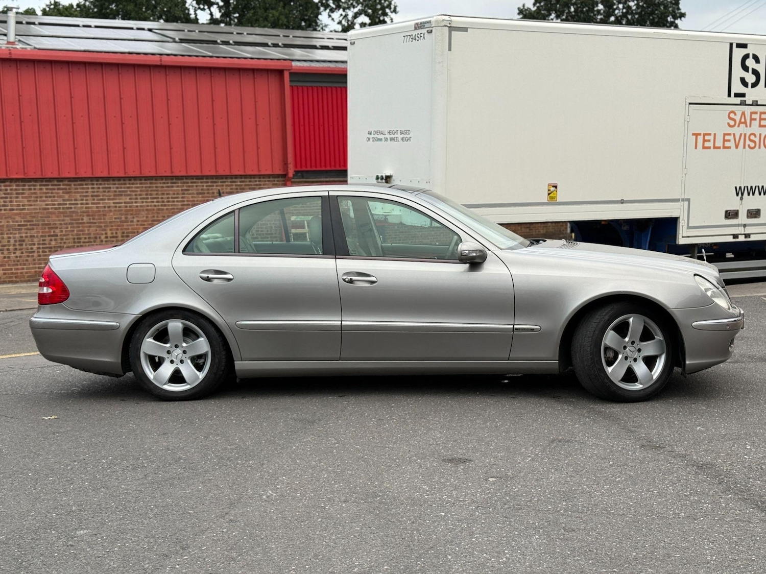 Used Mercedes-Benz E Class 2002 for sale - 77091420: Photo 5