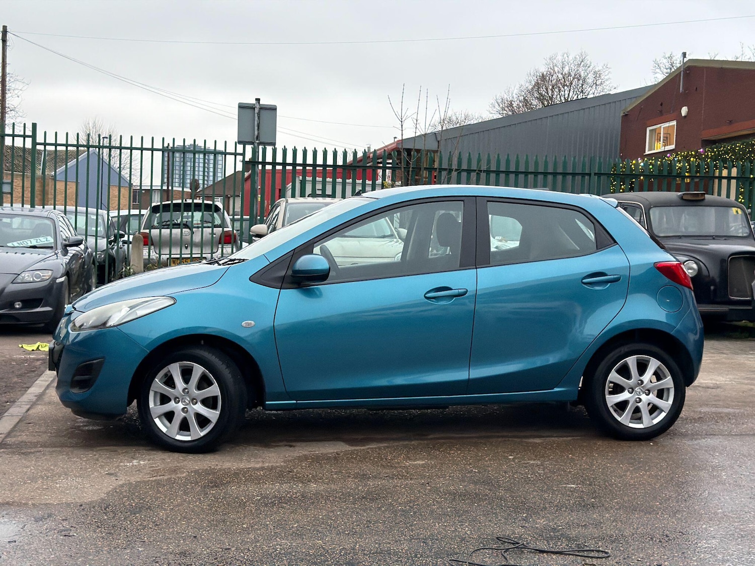 Used Mazda Mazda2 2010 for sale - 76964733: Photo 13