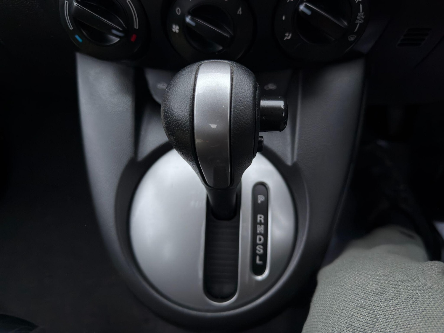 Used Mazda Mazda2 2010 for sale - 76964733: Photo 23