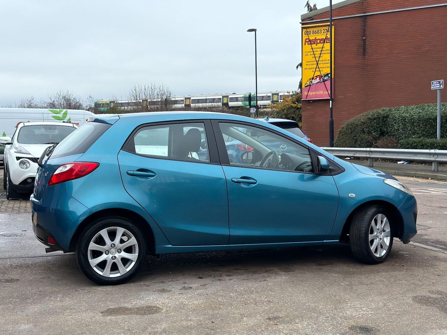 Used Mazda Mazda2 2010 for sale - 76964733: Photo 6