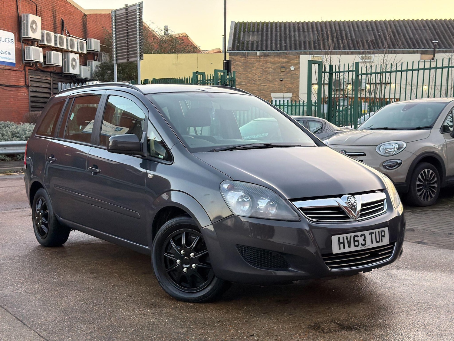 Used Vauxhall Zafira 2013 for sale - 77015381: Photo 2