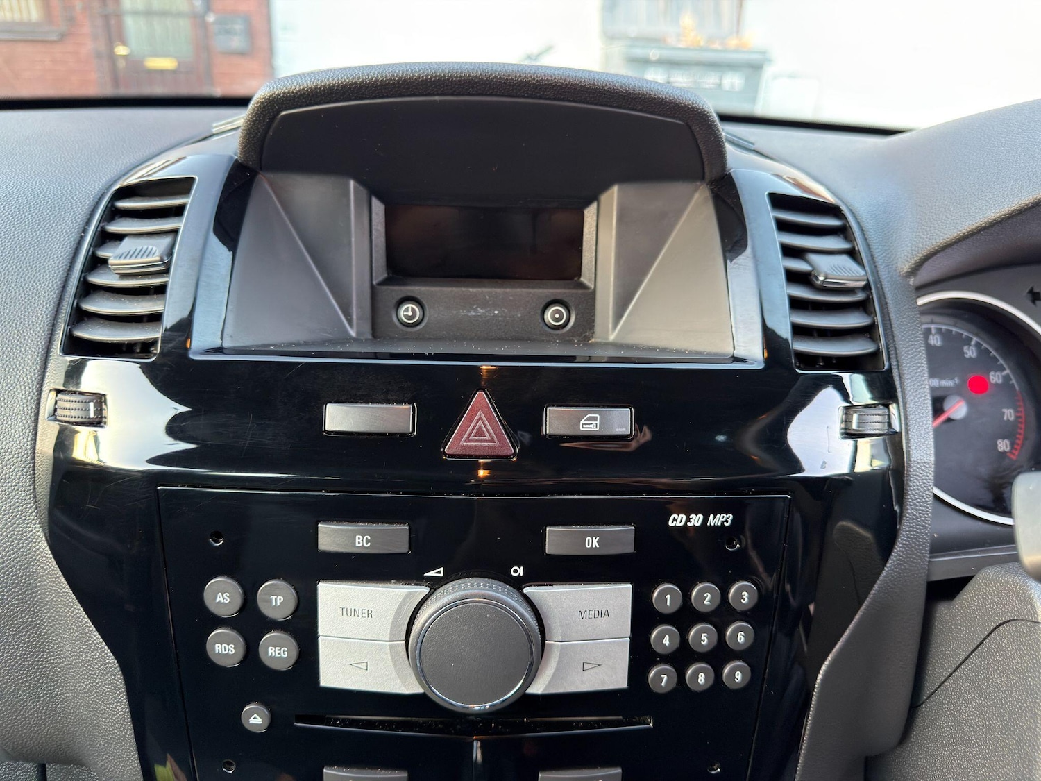 Used Vauxhall Zafira 2013 for sale - 77015381: Photo 23