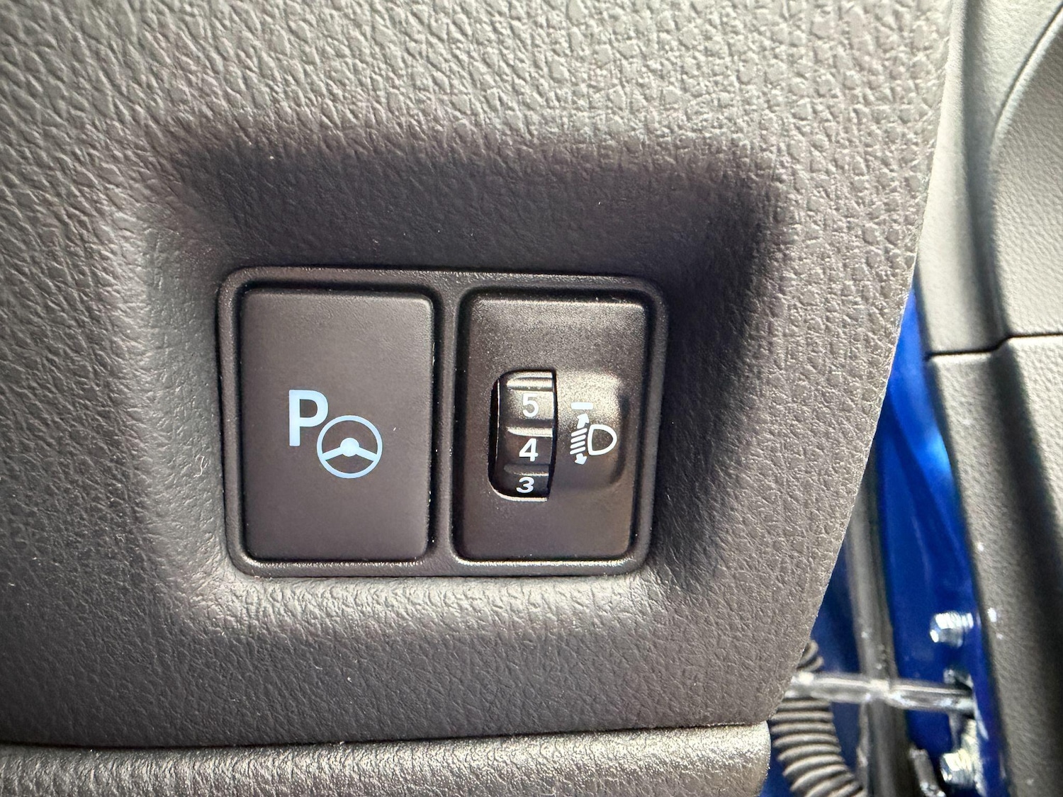 Used Toyota C-HR 2020 for sale - 76584412: Photo 27