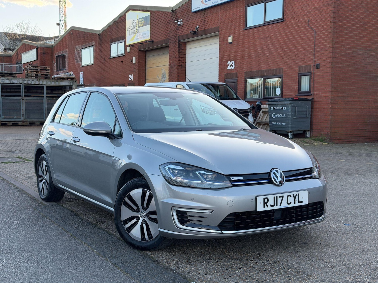 Used Volkswagen Golf 2017 for sale - 77892592: Photo 3