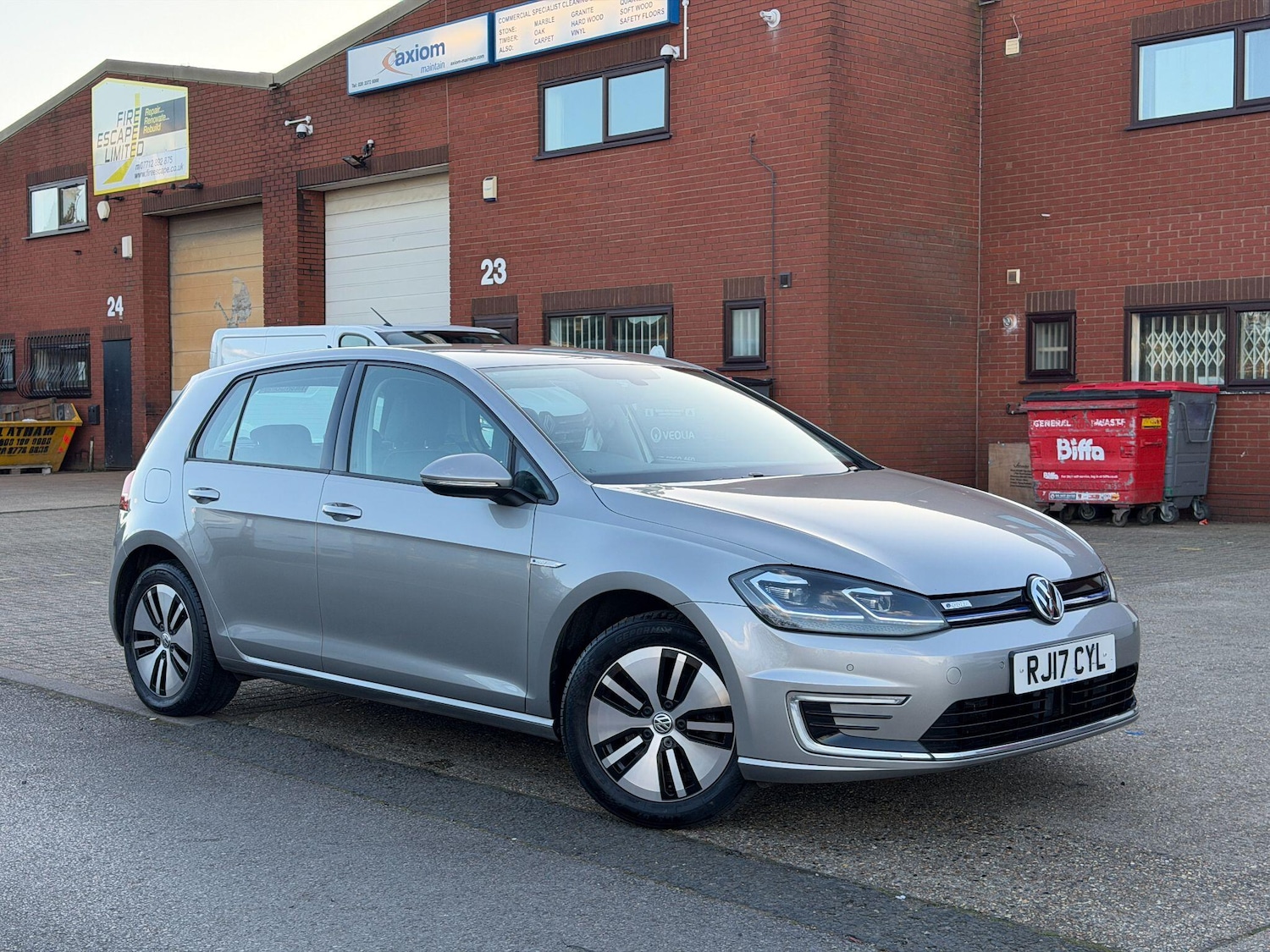 Used Volkswagen Golf 2017 for sale - 77892592: Photo 4