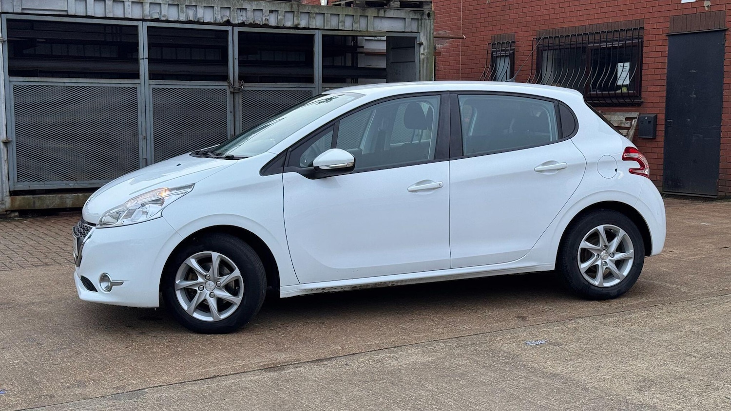 Used Peugeot 208 for sale - 77587340: Photo 16