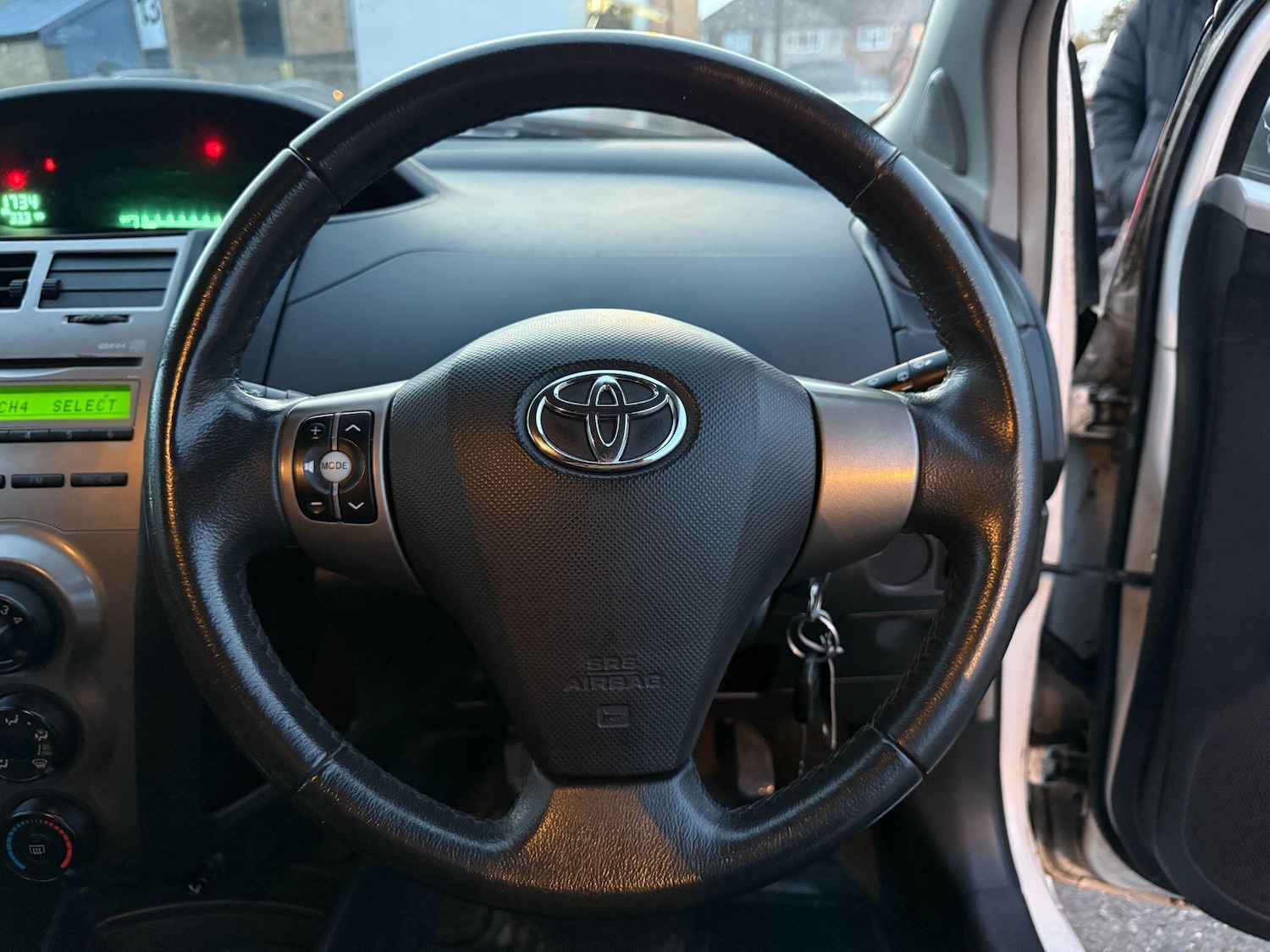 Used Toyota Yaris for sale - 76473148: Photo 27