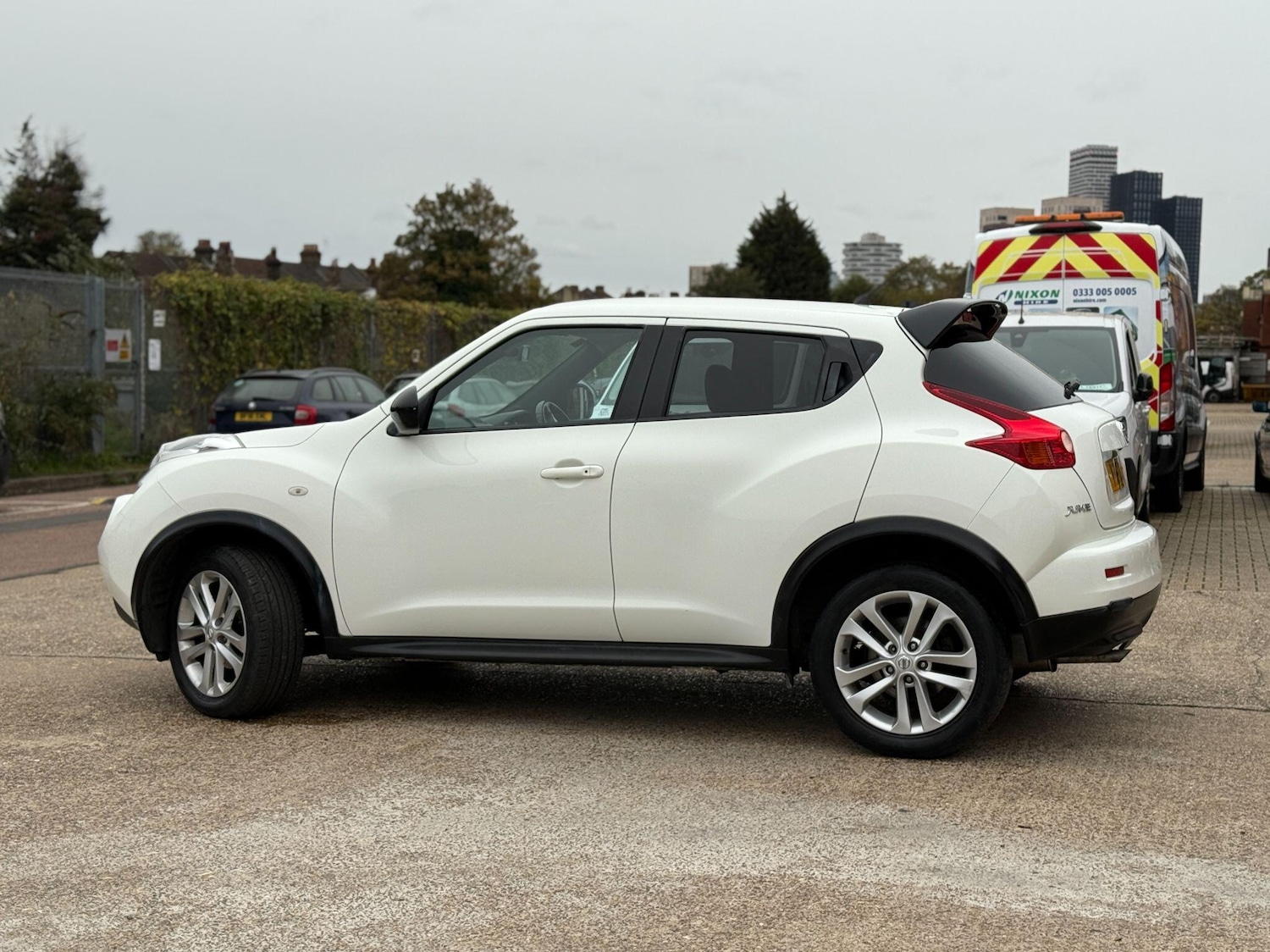 Used Nissan Juke 2011 for sale - 76381141: Photo 18