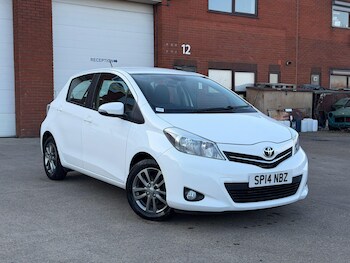 Used Toyota Yaris 2014 for sale - 77958019: Photo