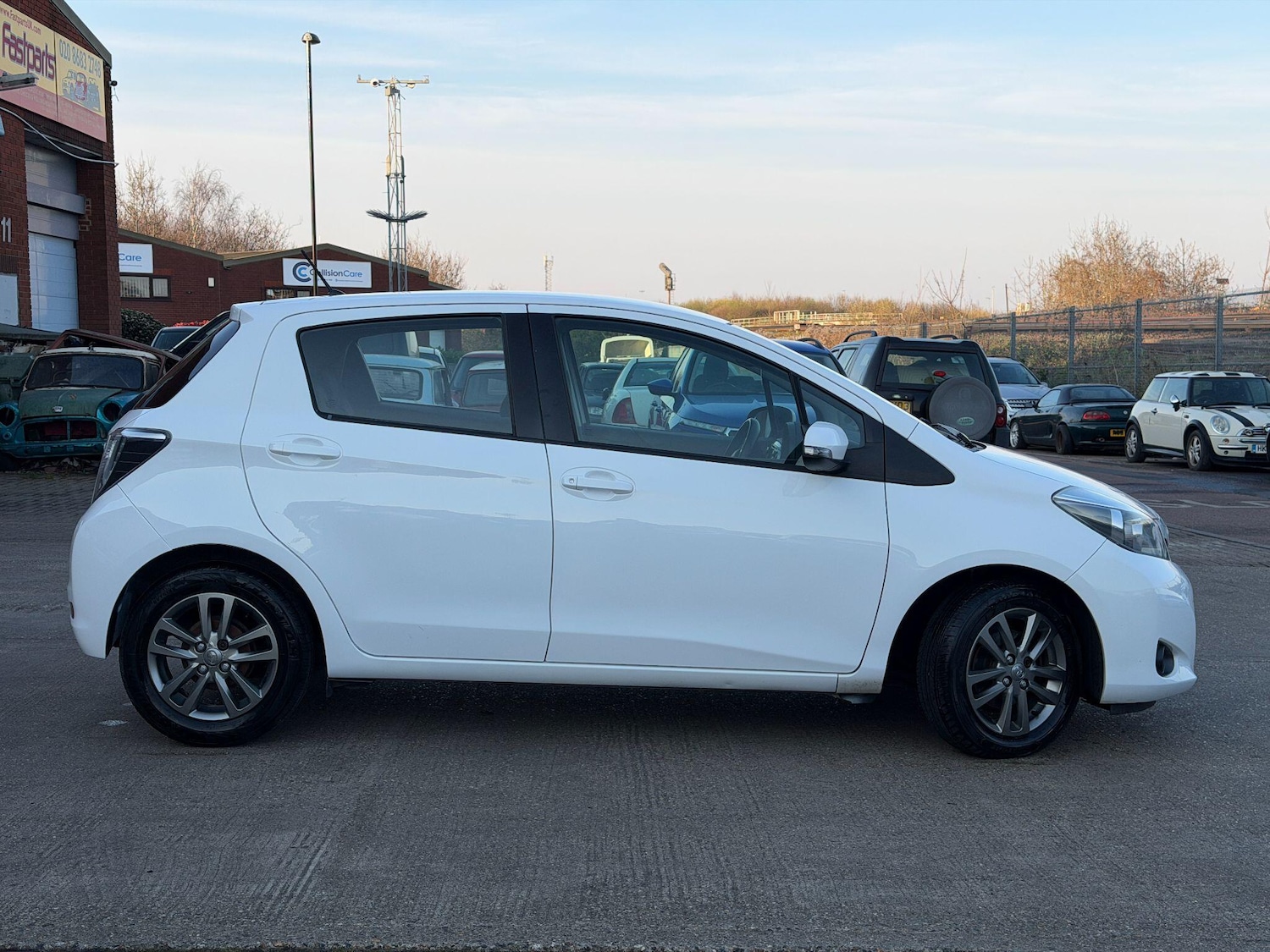 Used Toyota Yaris for sale - 77958019: Photo 6