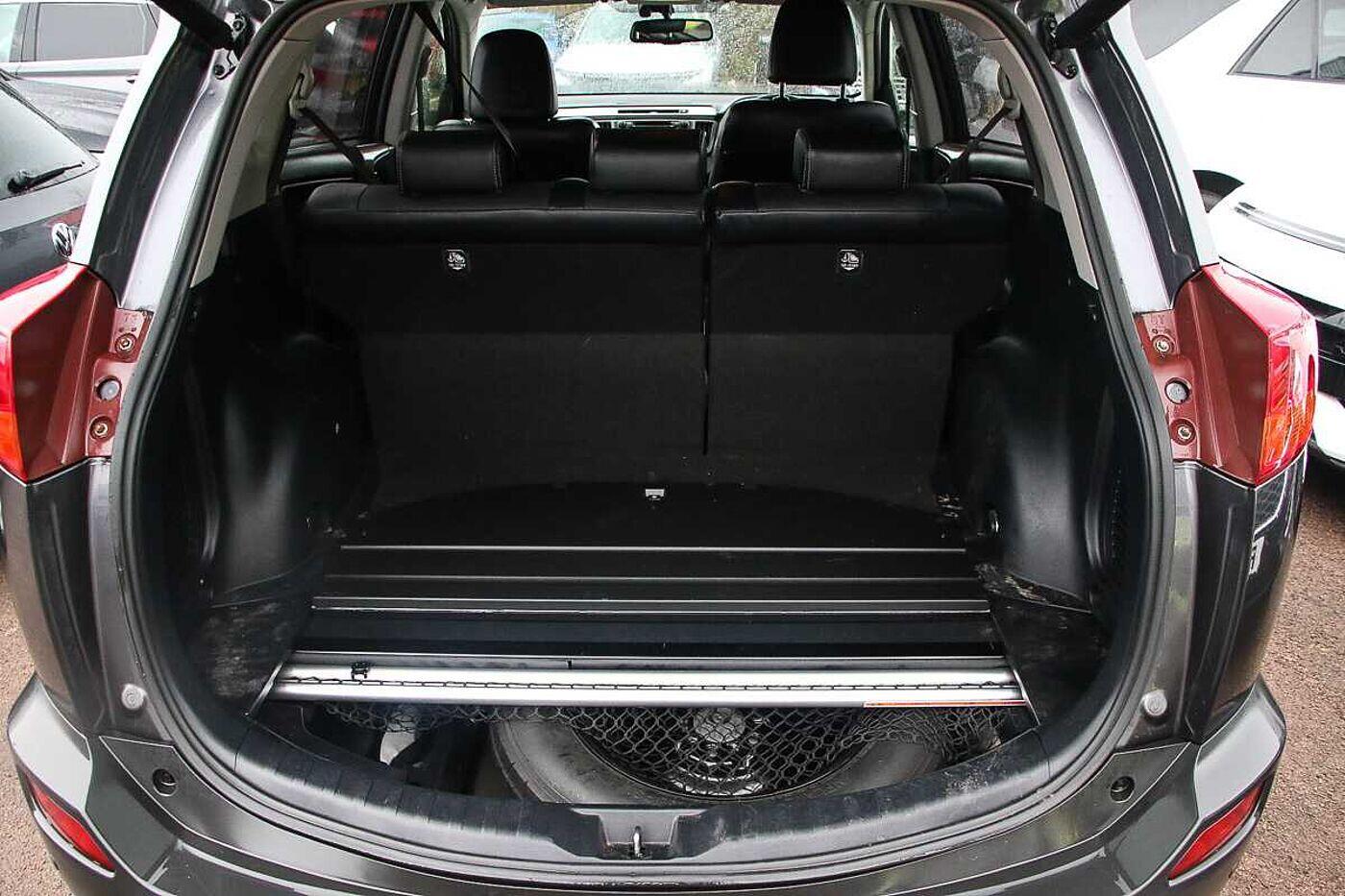 Used Toyota RAV4 2015 for sale - 77290733: Photo 6