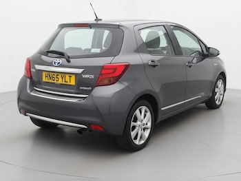 Used Toyota Yaris 2015 for sale - 76702176: Photo