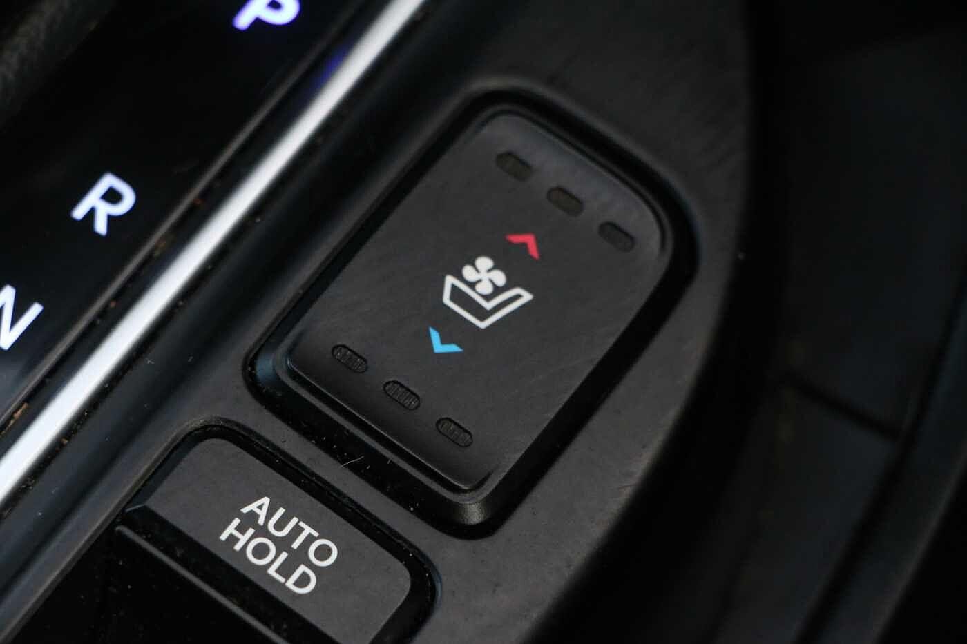 Used Hyundai Santa Fe 2017 for sale - 76865539: Photo 14