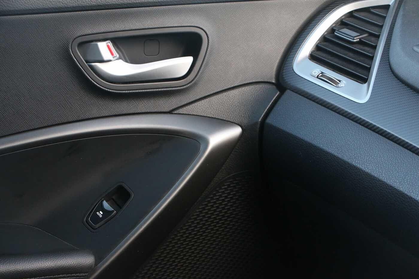 Used Hyundai Santa Fe 2017 for sale - 76865539: Photo 19