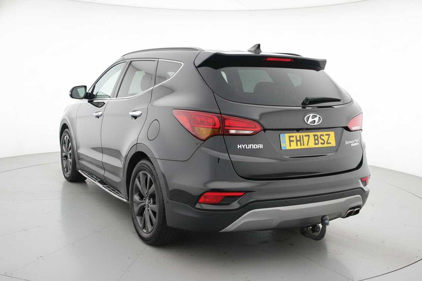 Used Hyundai Santa Fe 2017 for sale - 76865539: Photo 2