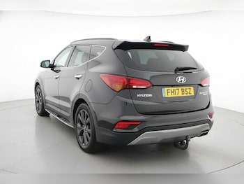 Used Hyundai Santa Fe 2017 for sale - 76865539: Photo