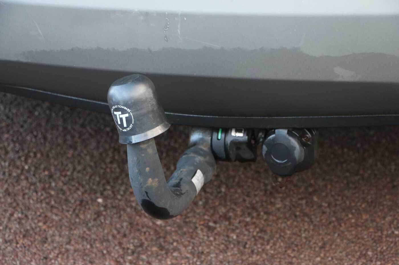 Used Hyundai Santa Fe 2017 for sale - 76865539: Photo 3