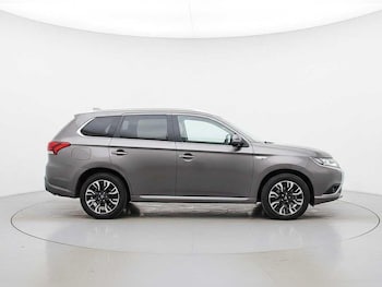 Used Mitsubishi Outlander 2016 for sale - 77670347: Photo