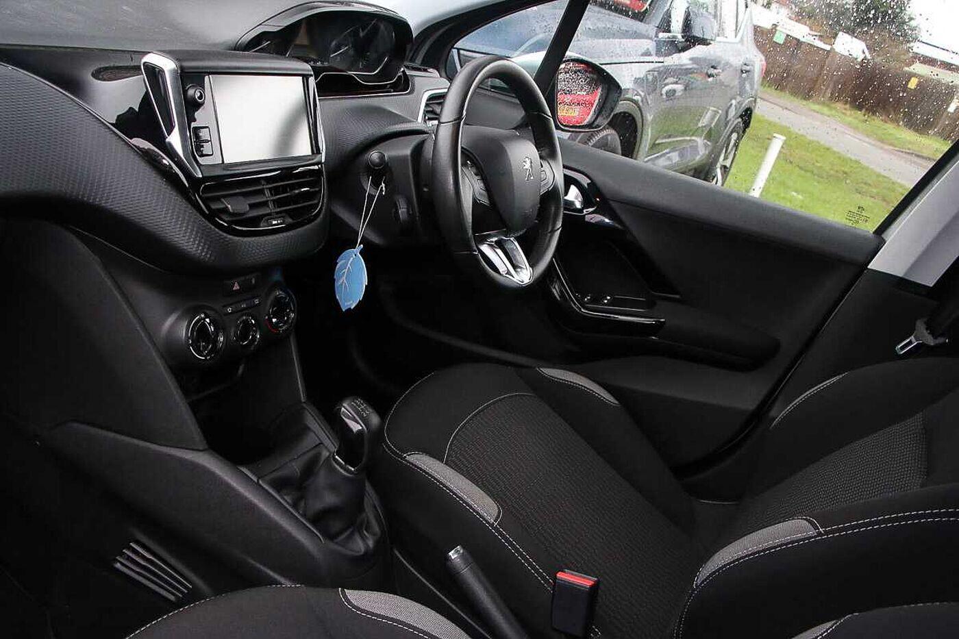 Used Peugeot 208 2016 for sale - 77632977: Photo 8