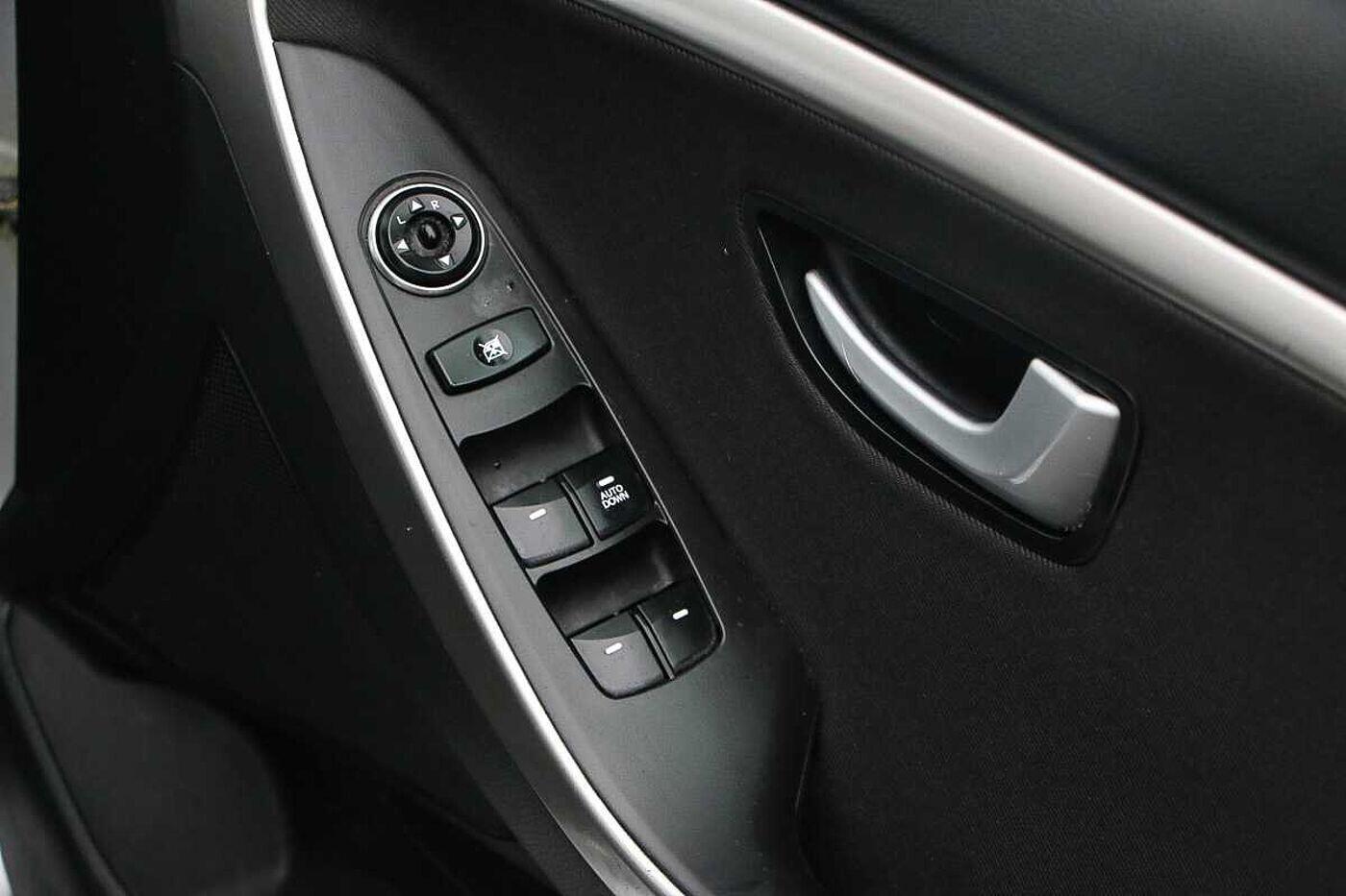 Used Hyundai i30 2015 for sale - 77290728: Photo 10