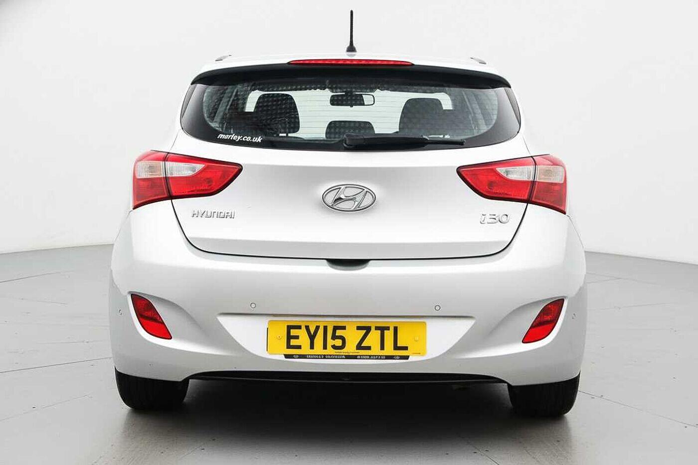 Used Hyundai i30 2015 for sale - 77290728: Photo 2
