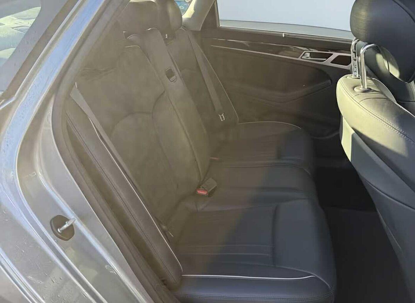 Used Hyundai Genesis 2016 for sale - 77052460: Photo 8