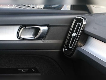 Used Volvo XC40 2022 for sale - 76823948: Photo