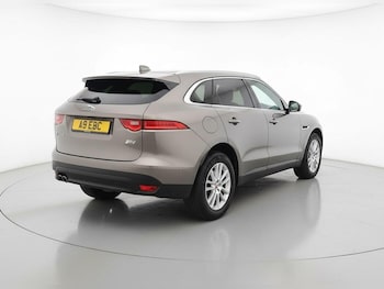 Used Jaguar F-Pace 2017 for sale - 76976859: Photo