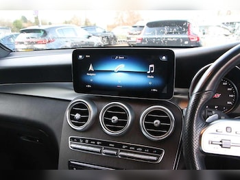 Used Mercedes-Benz GLC 2019 for sale - 77074144: Photo