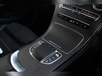 Used Mercedes-Benz GLC 2019 for sale - 77074144: Photo