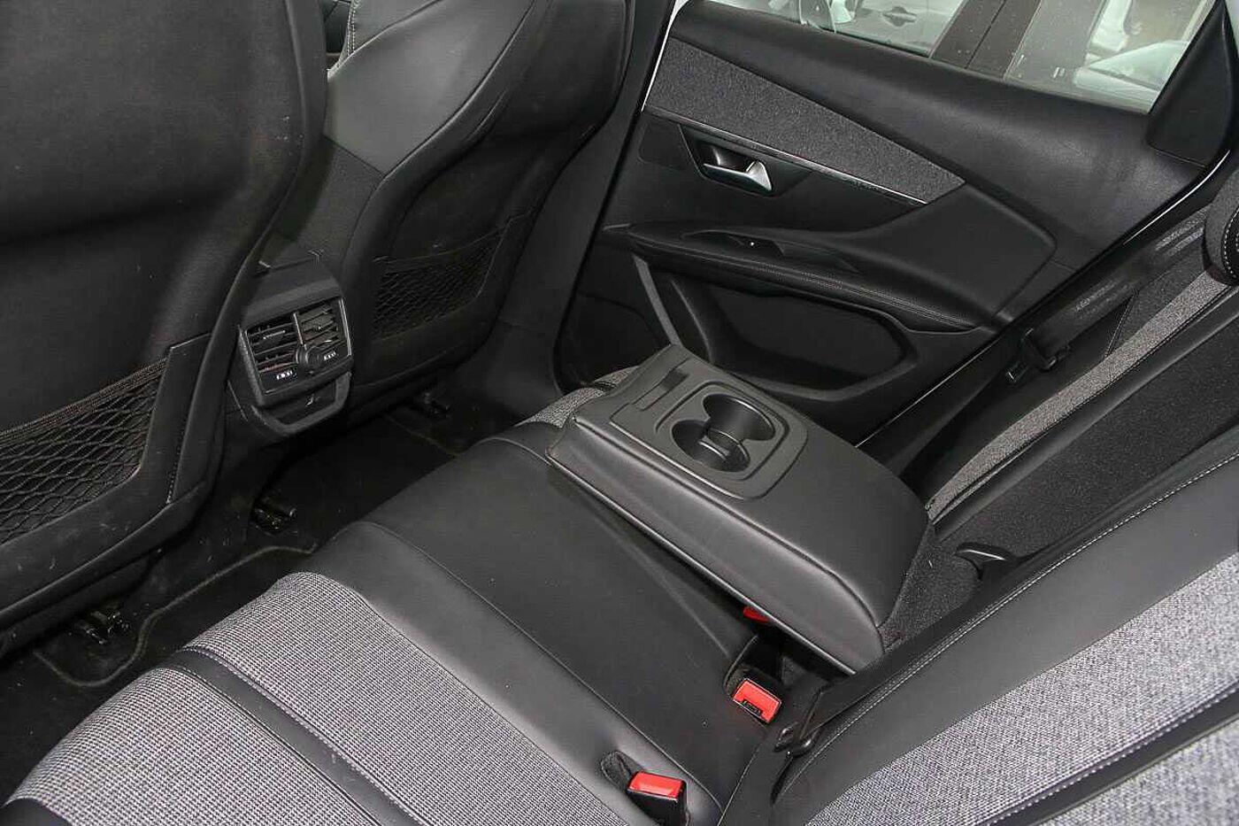 Used Peugeot 3008 2018 for sale - 77647172: Photo 8