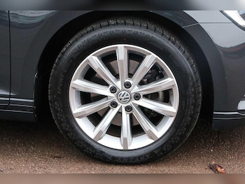 Used Volkswagen Passat 2019 for sale - 77155801: Photo