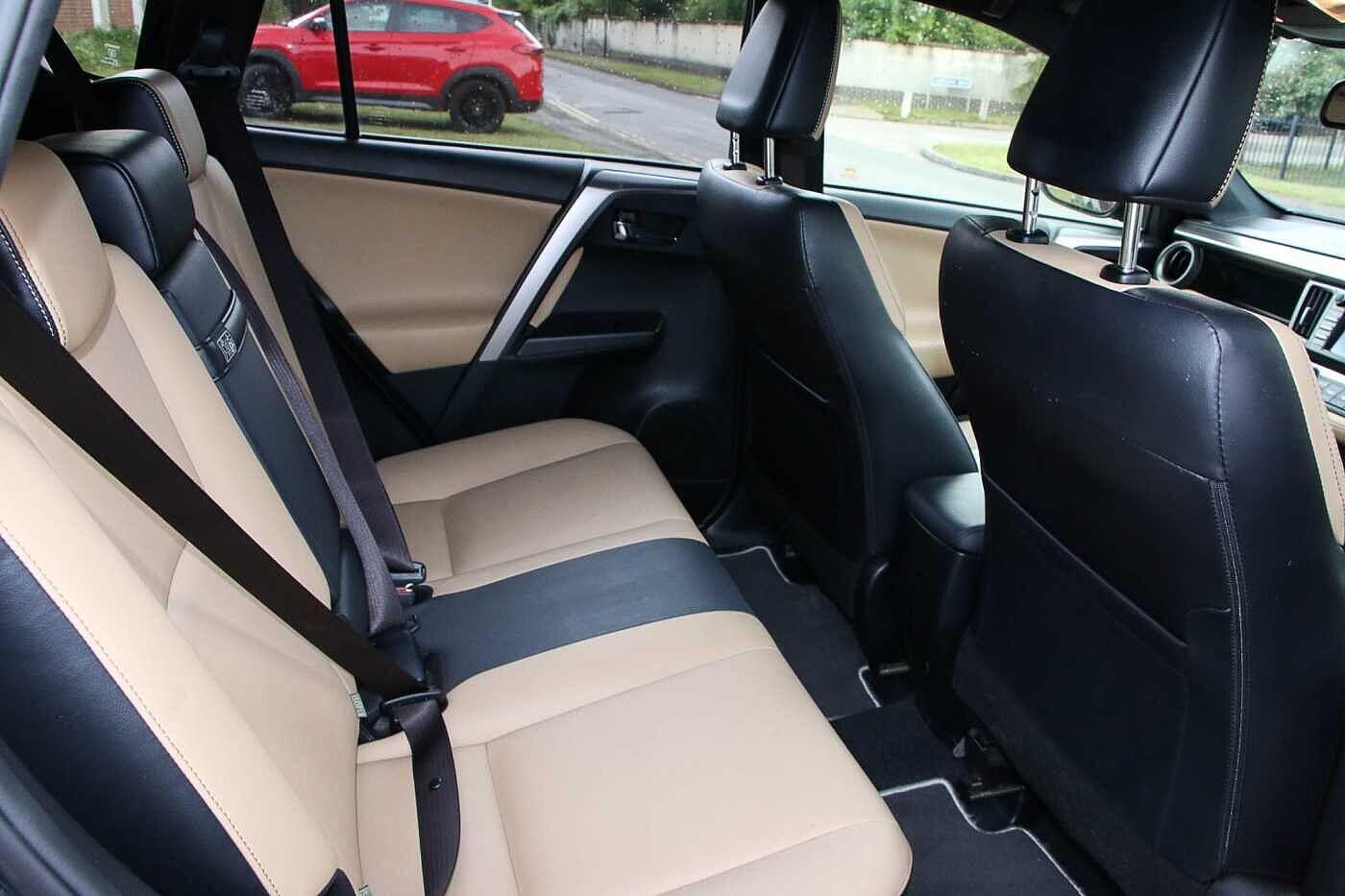 Used Toyota RAV4 2017 for sale - 76607434: Photo 14