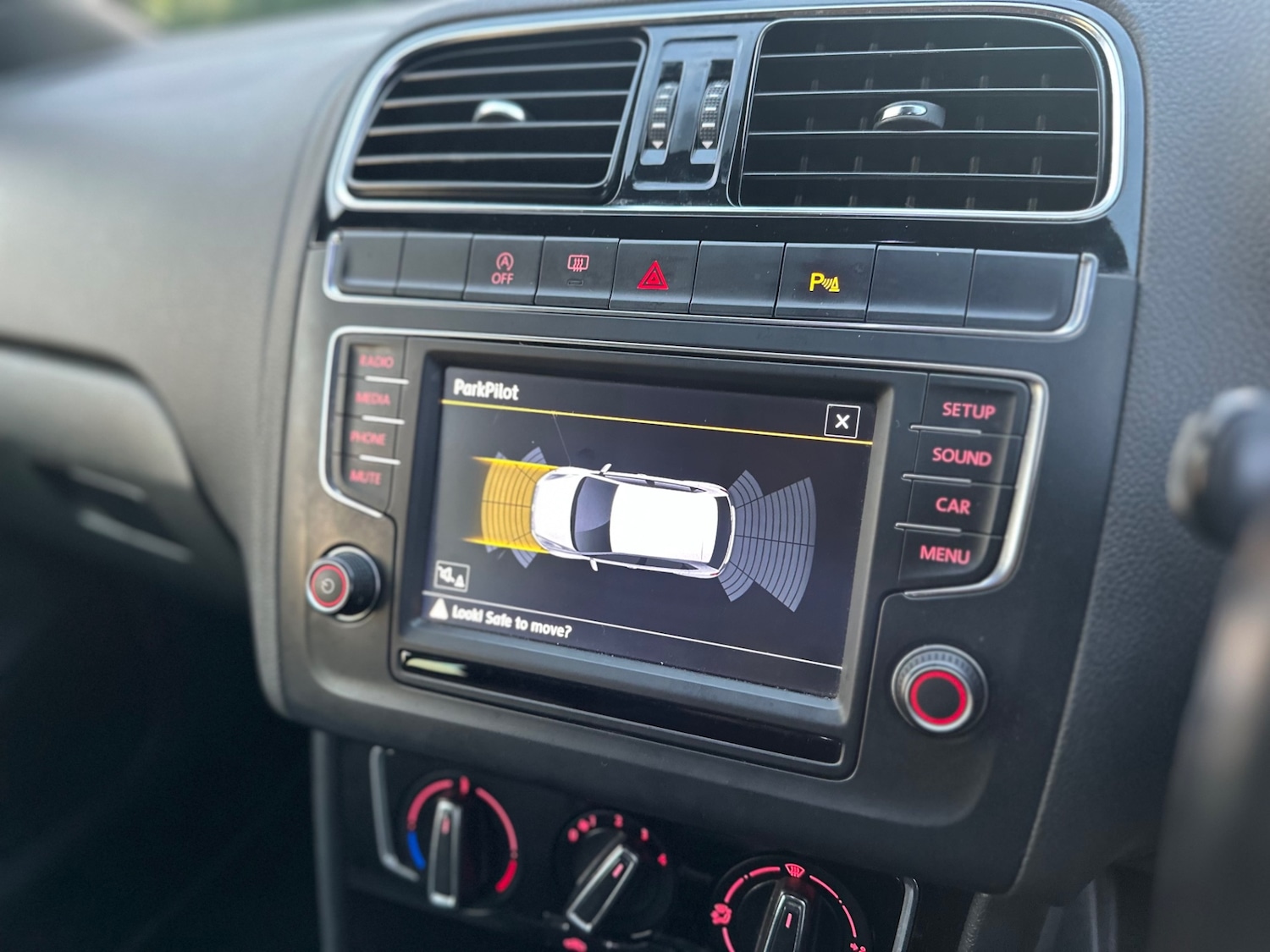 Used Volkswagen Polo 2016 for sale - 76511740: Photo 14