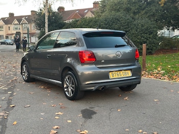 Used Volkswagen Polo 2016 for sale - 76511740: Photo