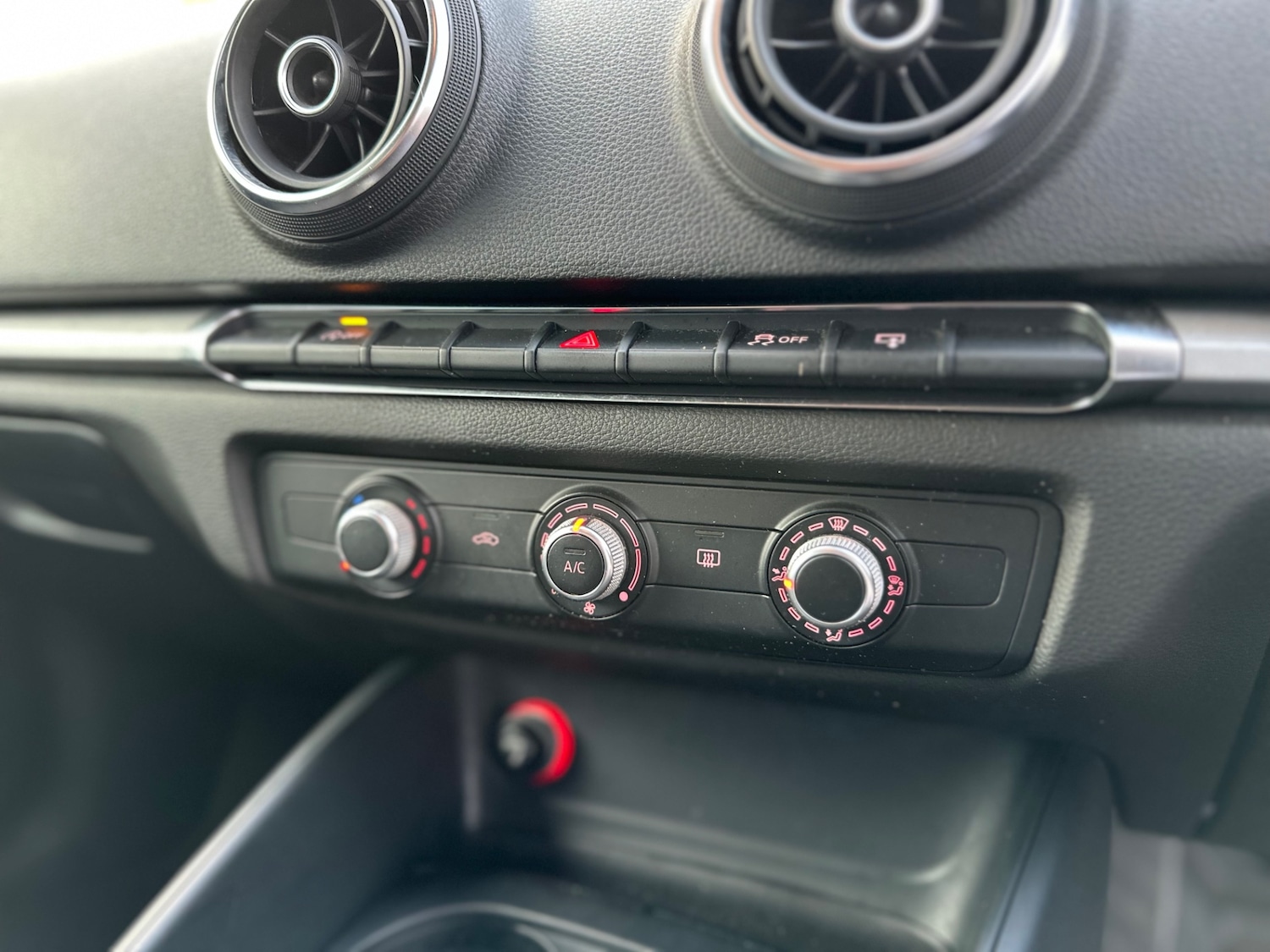 Used Audi A3 2015 for sale - 76560119: Photo 14