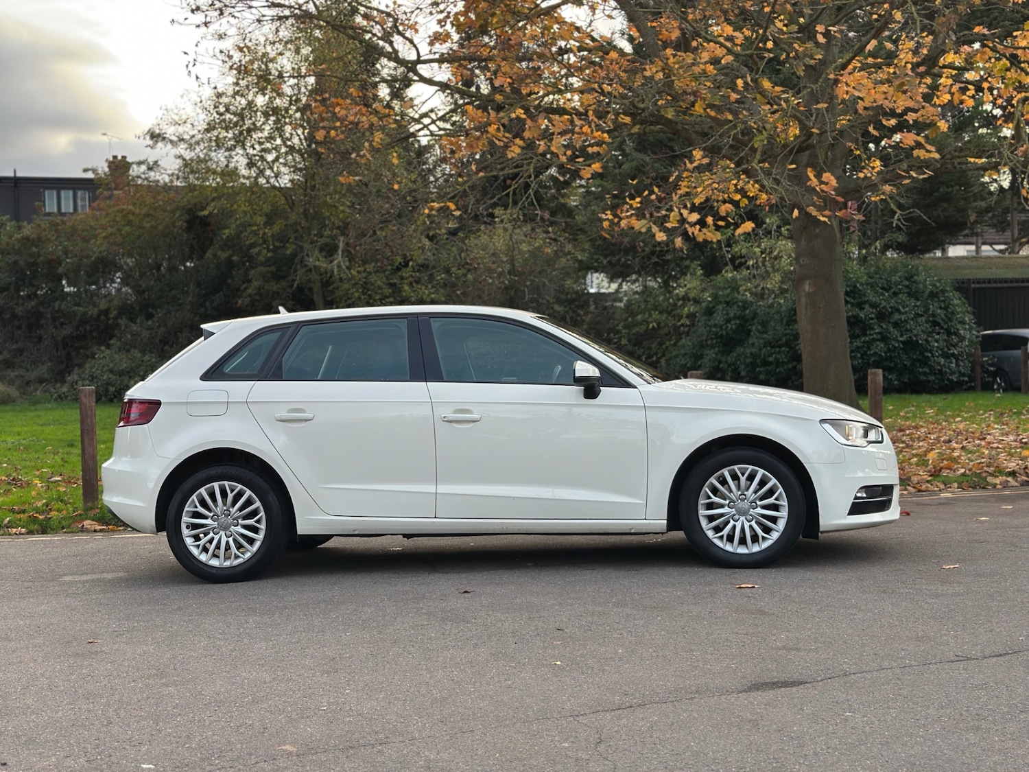 Used Audi A3 2015 for sale - 76560119: Photo 2