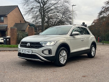 Used Volkswagen T-Roc 2023 for sale - 76736610: Photo