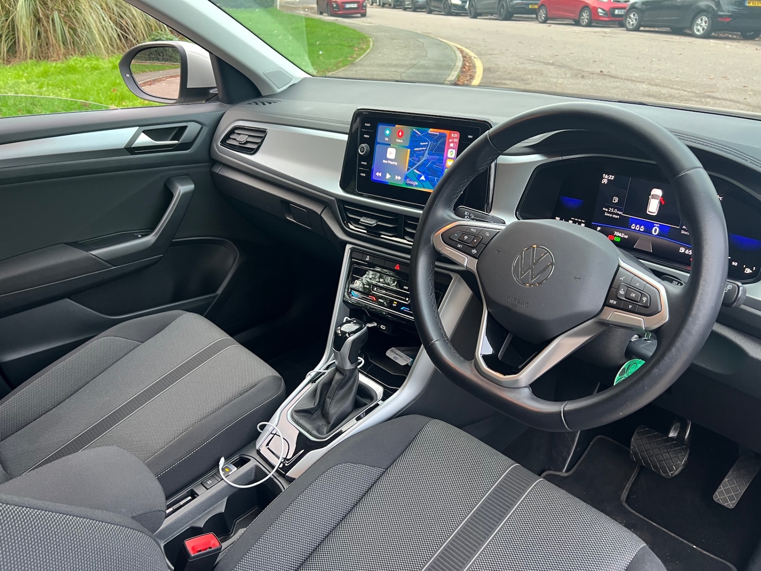 Used Volkswagen T-Roc 2023 for sale - 76736610: Photo 9