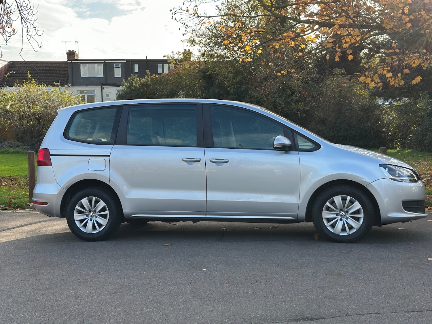 Used Volkswagen Sharan 2014 for sale - 76567790: Photo 2