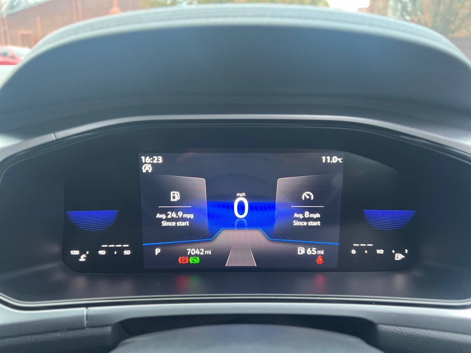 Used Volkswagen T-Roc 2023 for sale - 76611697: Photo 18