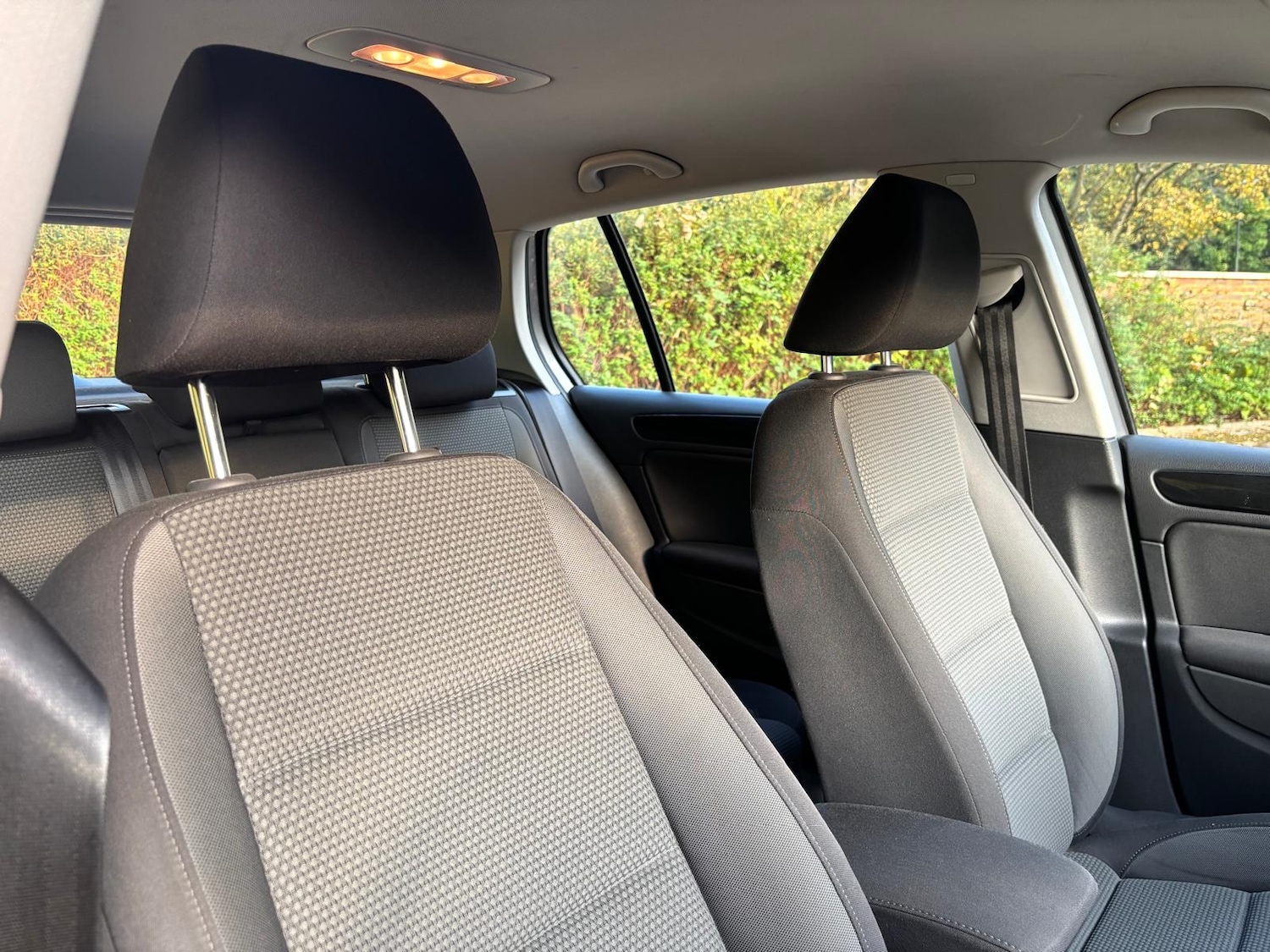 Used Volkswagen Golf 2012 for sale - 76404482: Photo 9