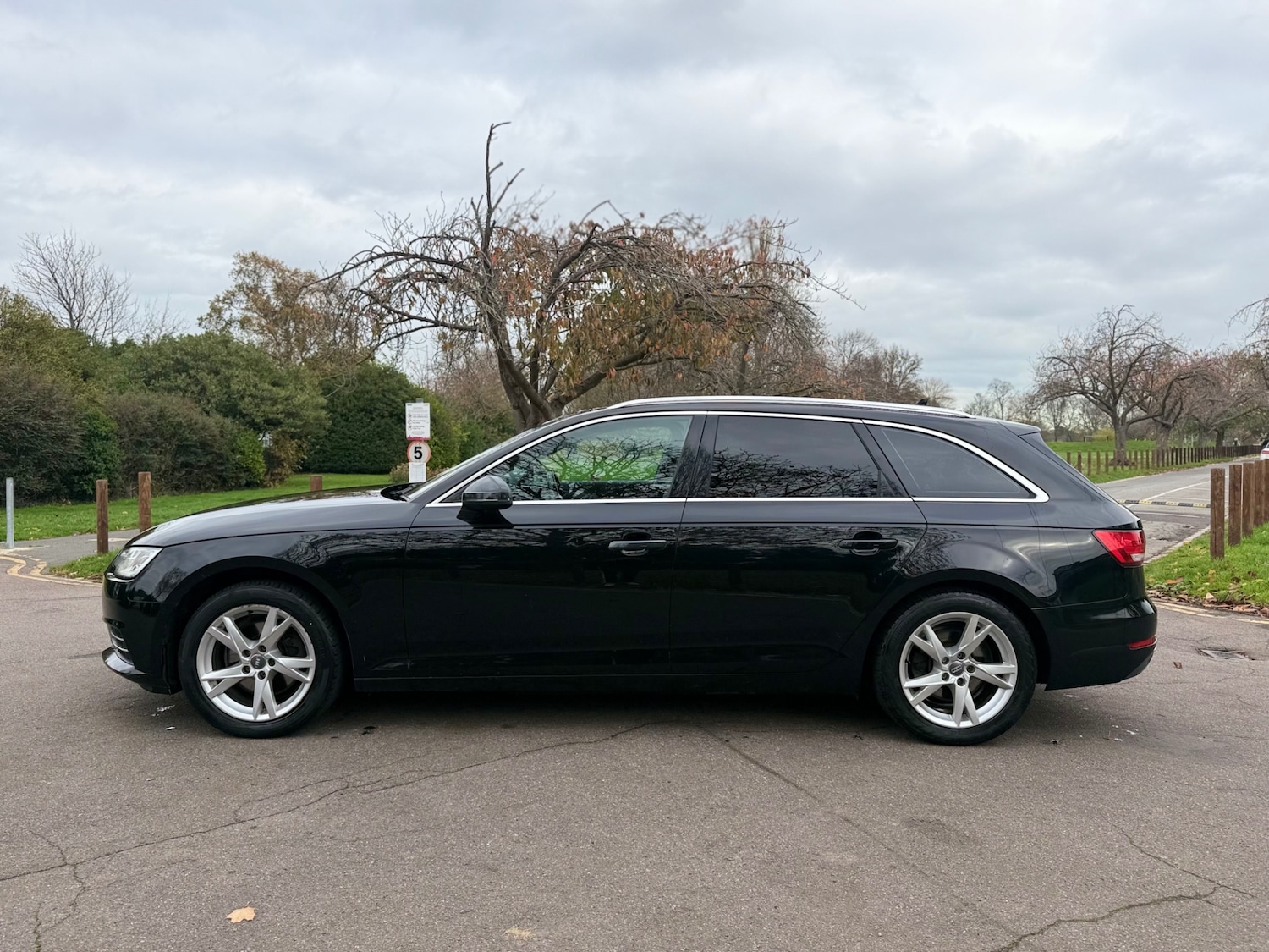 Used Audi A4 2016 for sale - 76612054: Photo 4