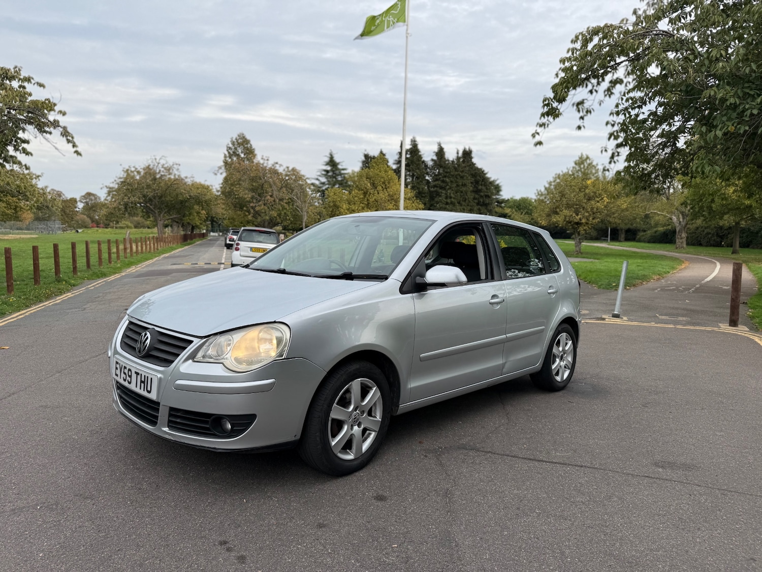 Used Volkswagen Polo 2009 for sale - 76145809: Photo 3