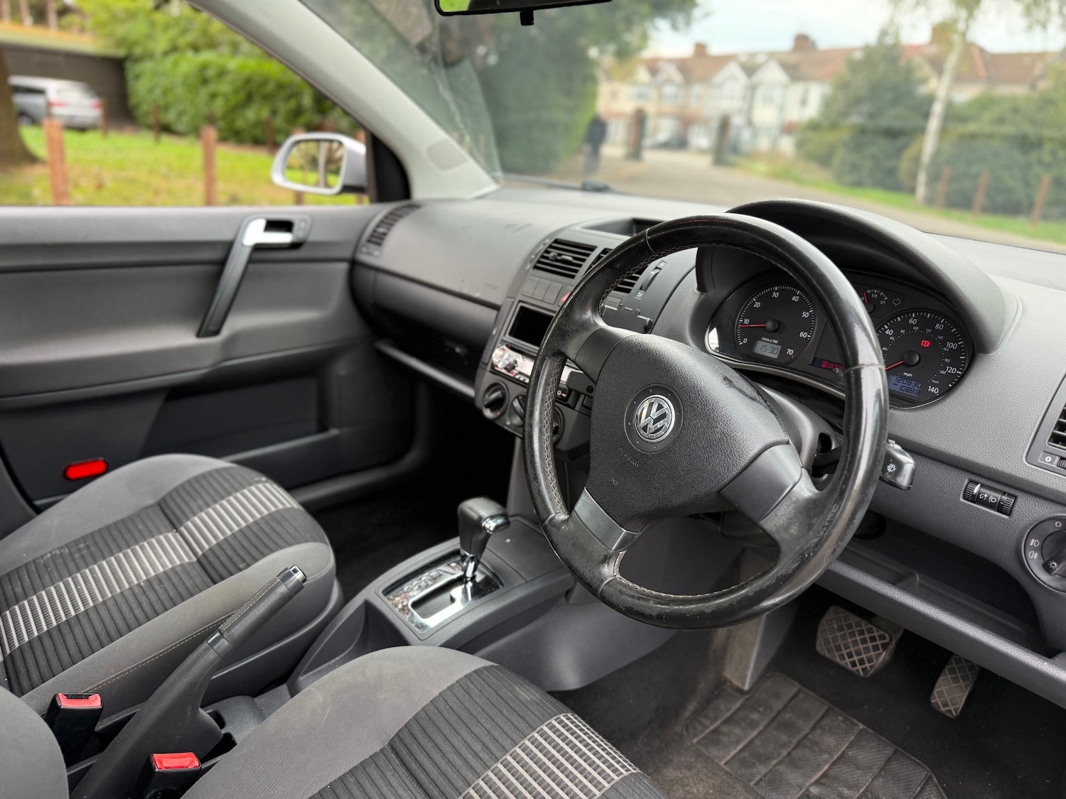 Used Volkswagen Polo 2009 for sale - 76145809: Photo 8